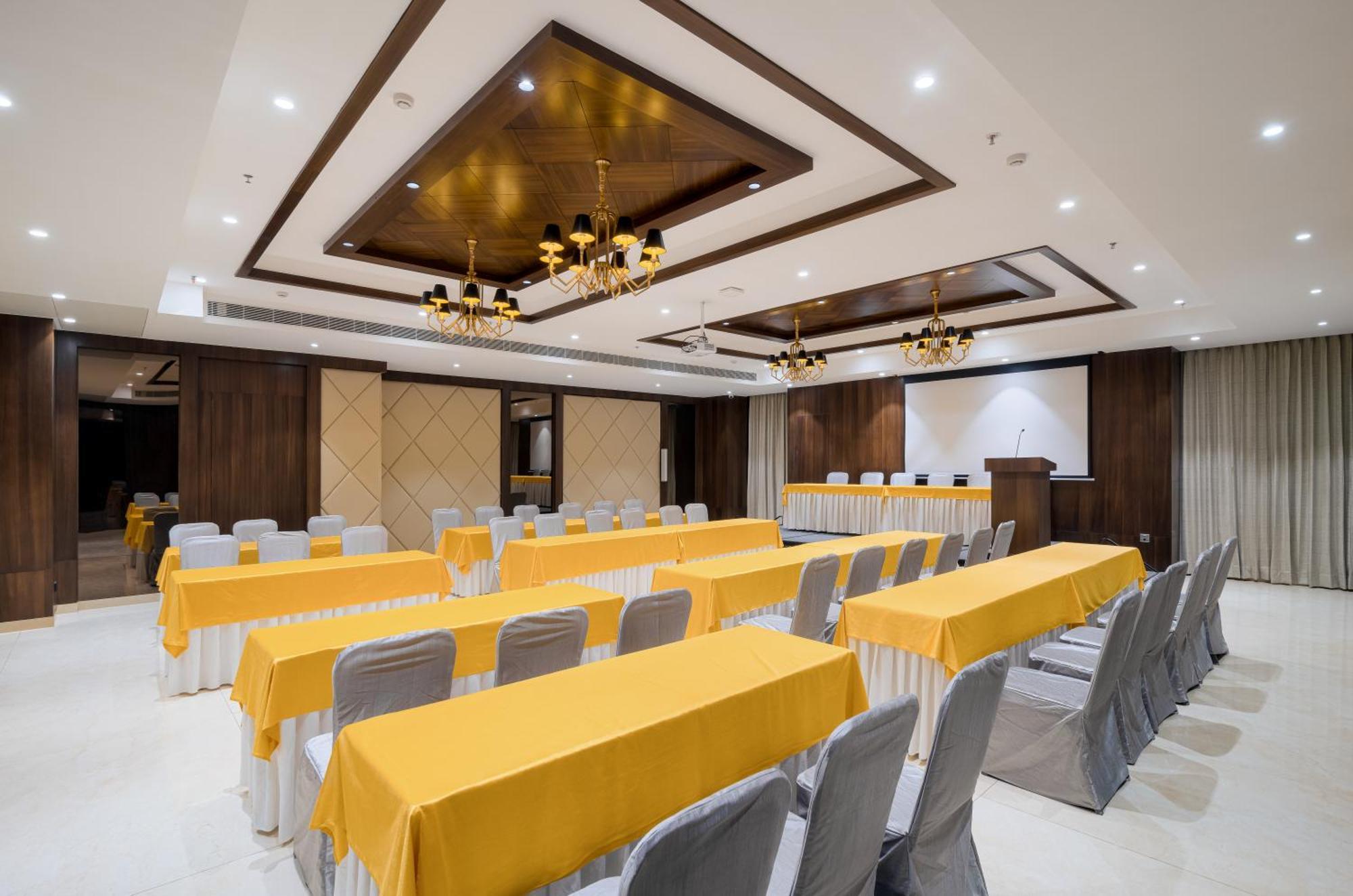 Royal Embassy Hotel Ероде Екстериор снимка
