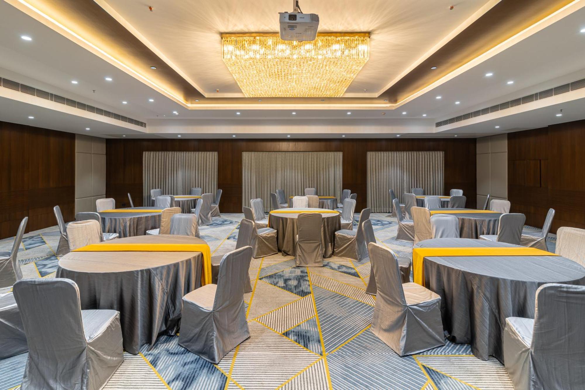 Royal Embassy Hotel Ероде Екстериор снимка