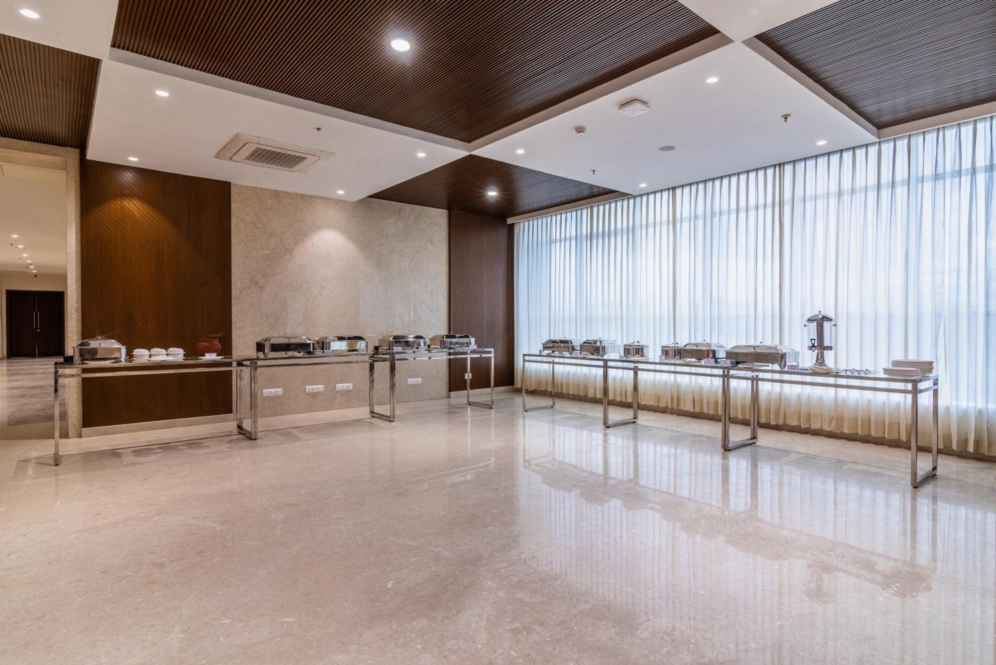 Royal Embassy Hotel Ероде Екстериор снимка