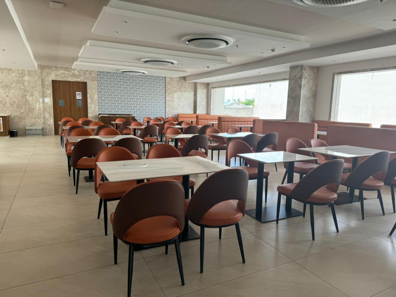 Royal Embassy Hotel Ероде Екстериор снимка