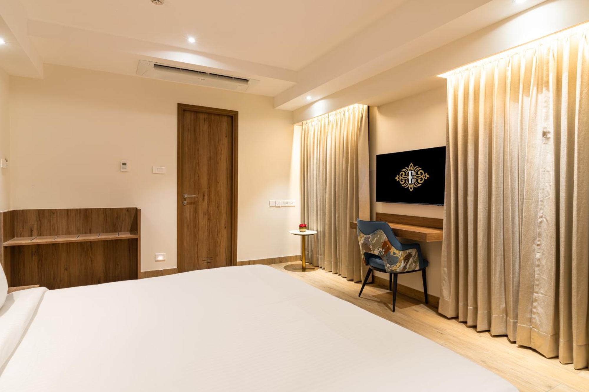 Royal Embassy Hotel Ероде Екстериор снимка