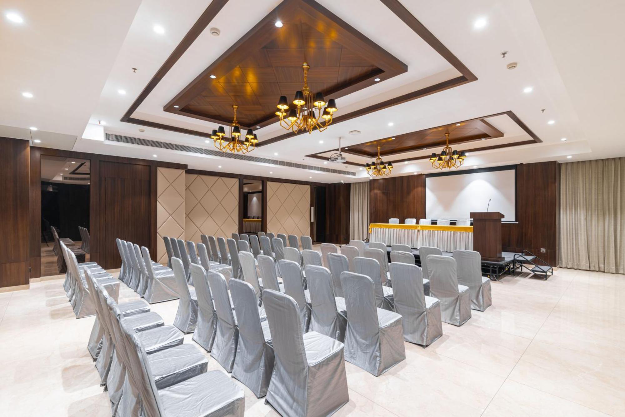 Royal Embassy Hotel Ероде Екстериор снимка